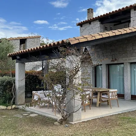 Bouganville Cala Sinzias Castiadas