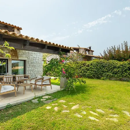 Bouganville Cala Sinzias וילה קסטיאדס