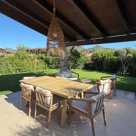 Bouganville Cala Sinzias Кастиадас