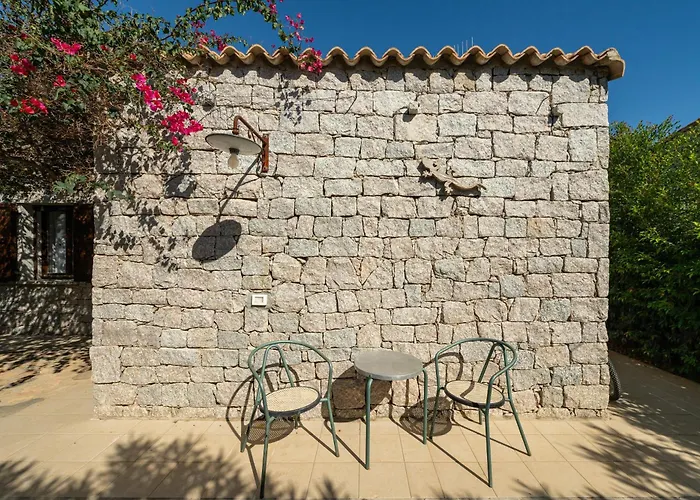 Bouganville Cala Sinzias Castiadas